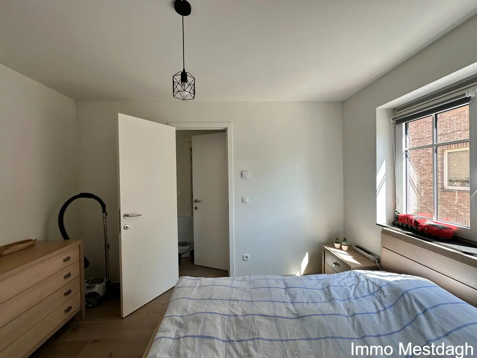 Recent modern appartement centrum Diest, met terras & 5 zonnepanelen foto 12