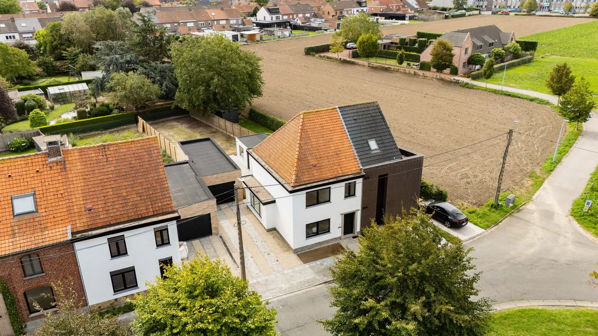 Prachtige tot in de puntjes gerenoveerde halfopen bebouwing met 3 slaapkamers, aparte garage en zuidgerichte tuin te koop in het hartje van Sint-Baafs-Vijve foto 35