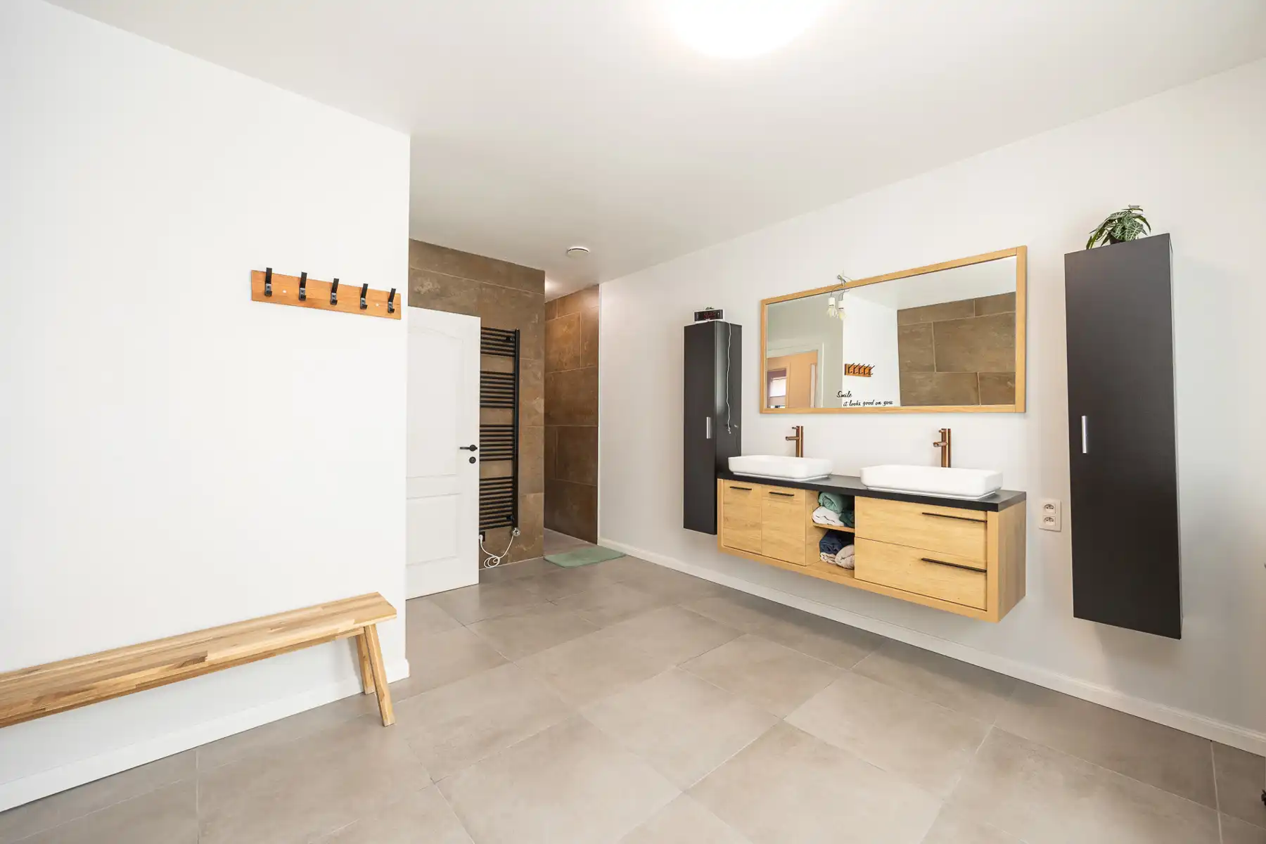 Recente BEN-woning met 4 slks en dubbele garage op gunstige ligging foto 21