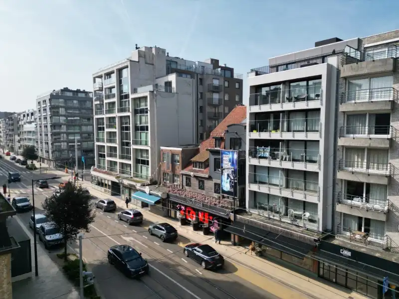 Zongericht en gemeubeld appartement met centrale ligging, vlakbij de zeedijk! foto 2