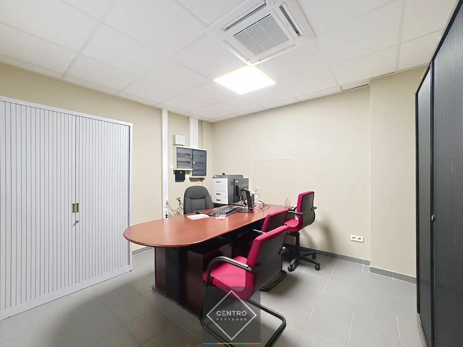VERHUURD handelsgelijkvloers met 5,5% rendement! foto 10