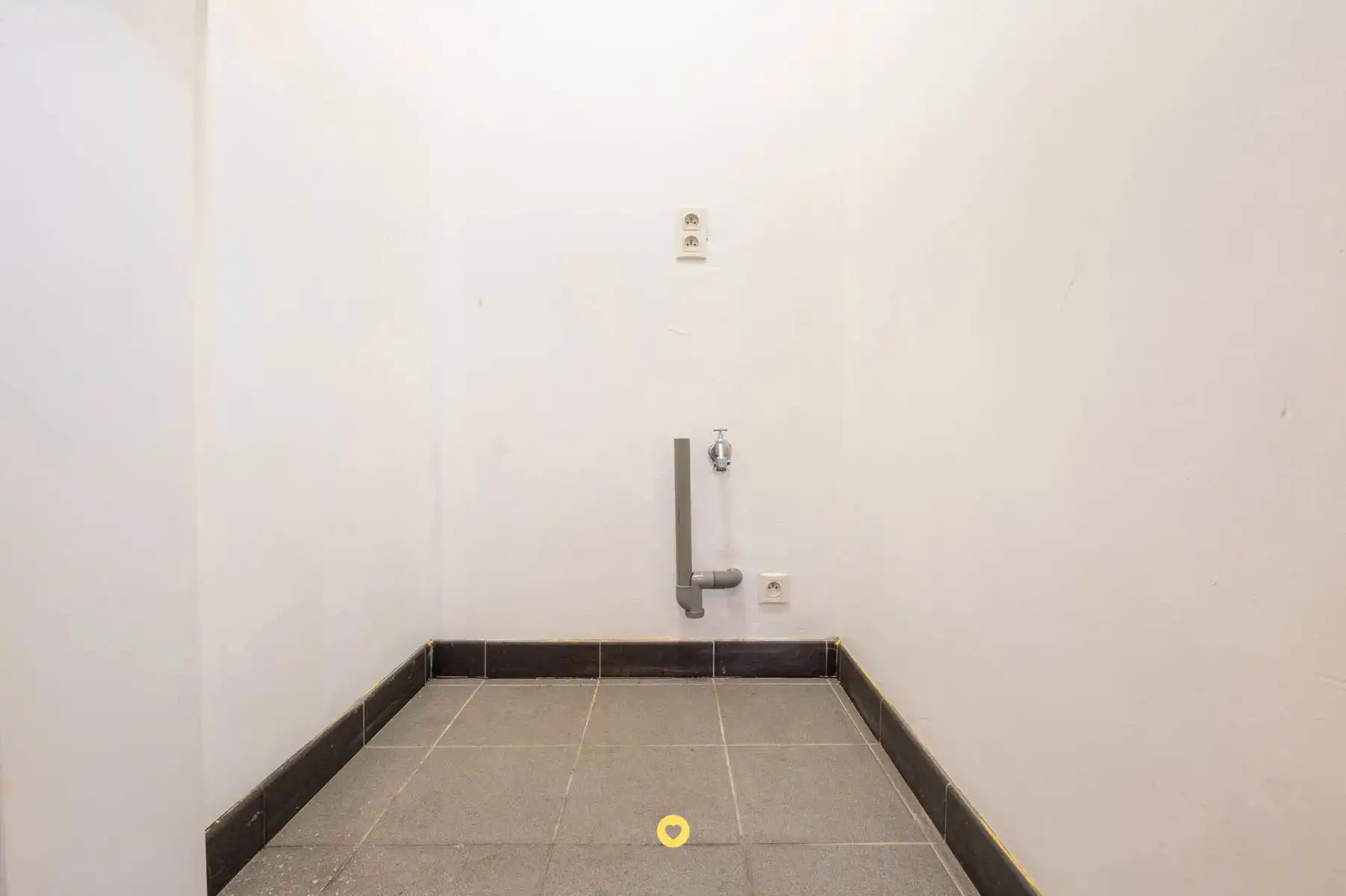 Gelijkvloers 1-slaapkamer app met private tuin en garagebox foto 11