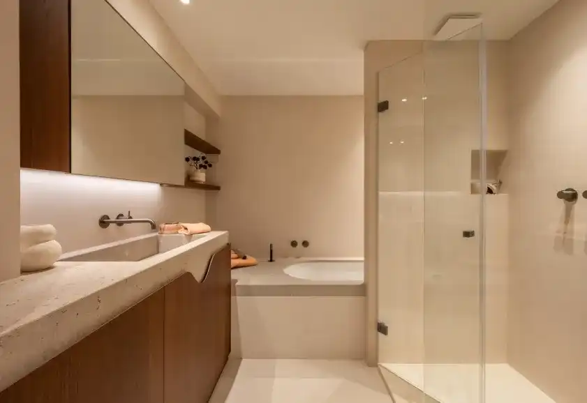 Exclusief gerenoveerd appartement met frontaal zeezicht op toplocatie in het Zoute foto 12