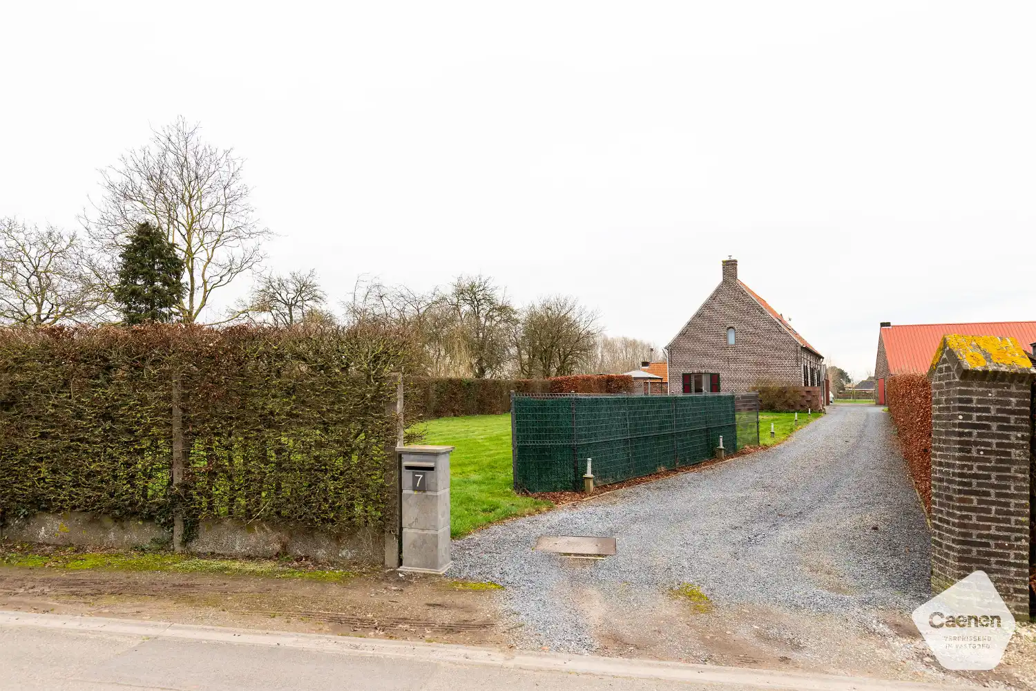 AUTHENTIEKE WONING op 3060&nbsp;m²&nbsp;in landelijke omgeving met 5 slaapkamers en 2 ruime bijgebouwen foto 25