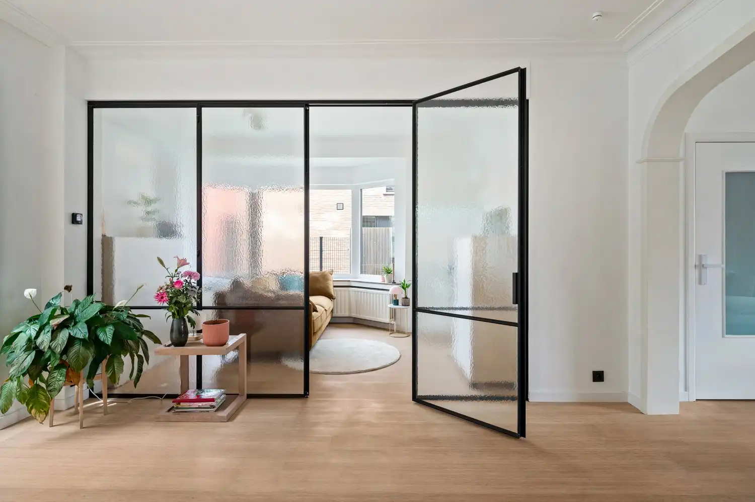 Instapklare woning met magazijn, 4 slaapkamers en 2 badkamers te Ranst! foto 10