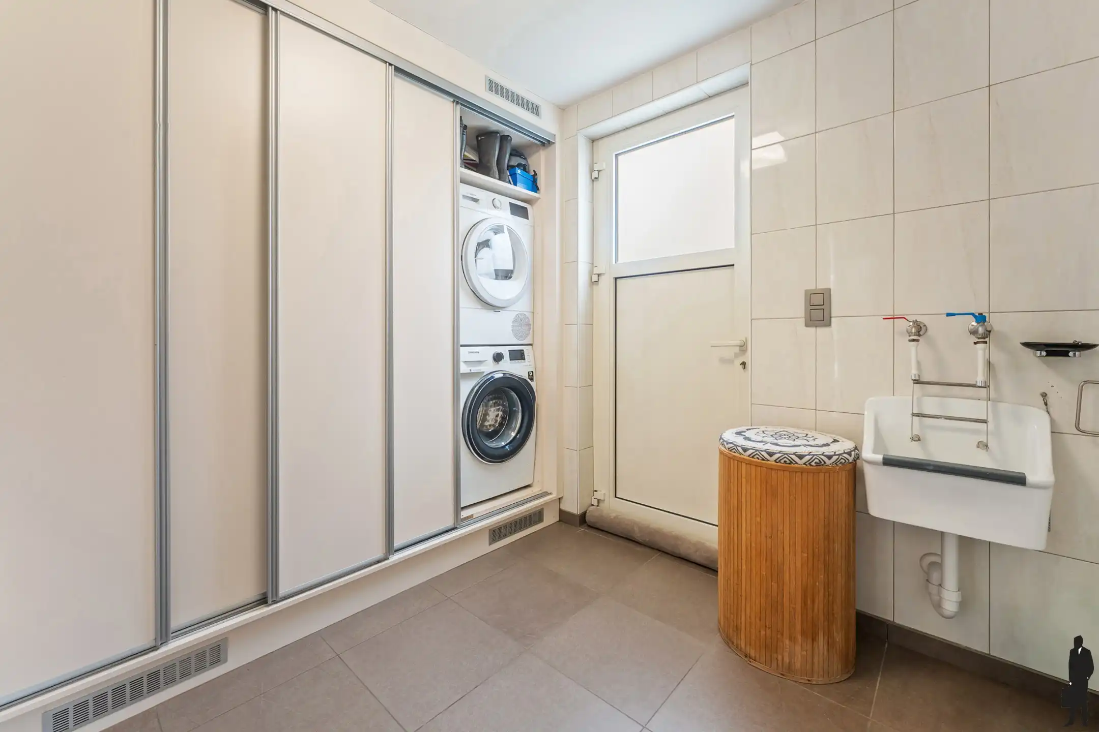 Ruime instapklare woning met garage en open zicht op 1849m². foto 28