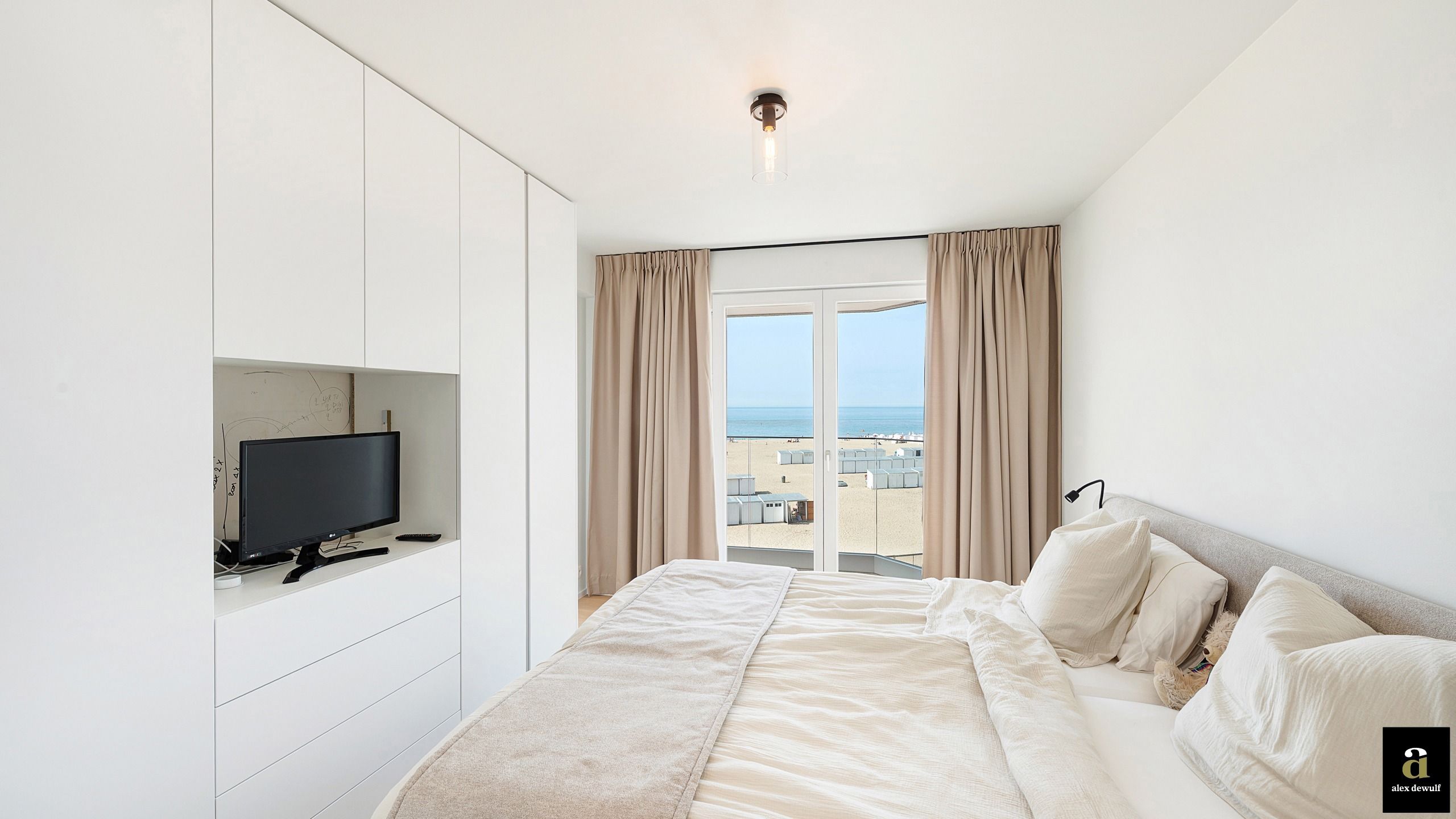 Instapklaar appartement op de Zeedijk in een mooi hoekgebouw foto 22