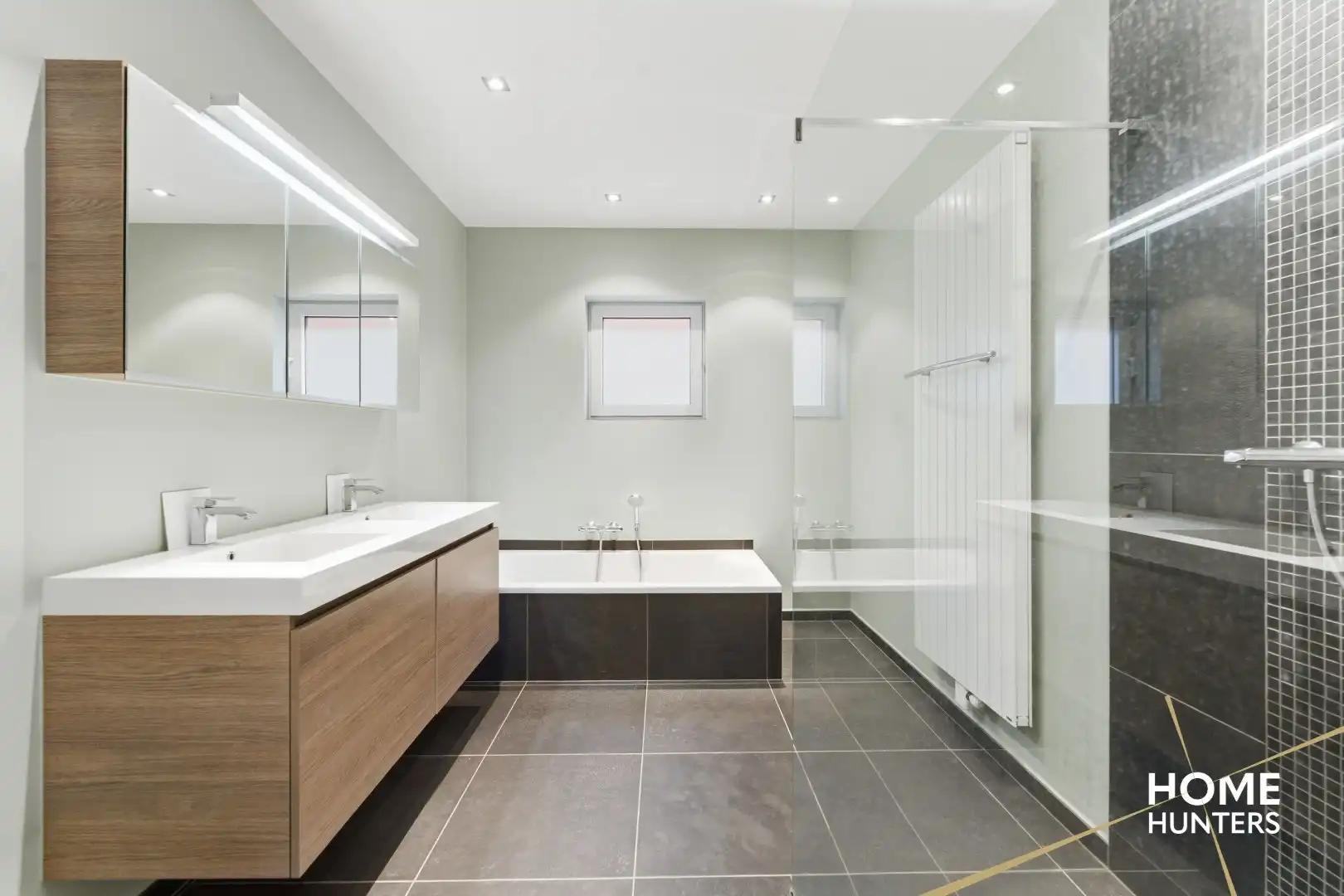 Villa met loods op royaal perceel op rustige ligging te Wijtschate! foto 8