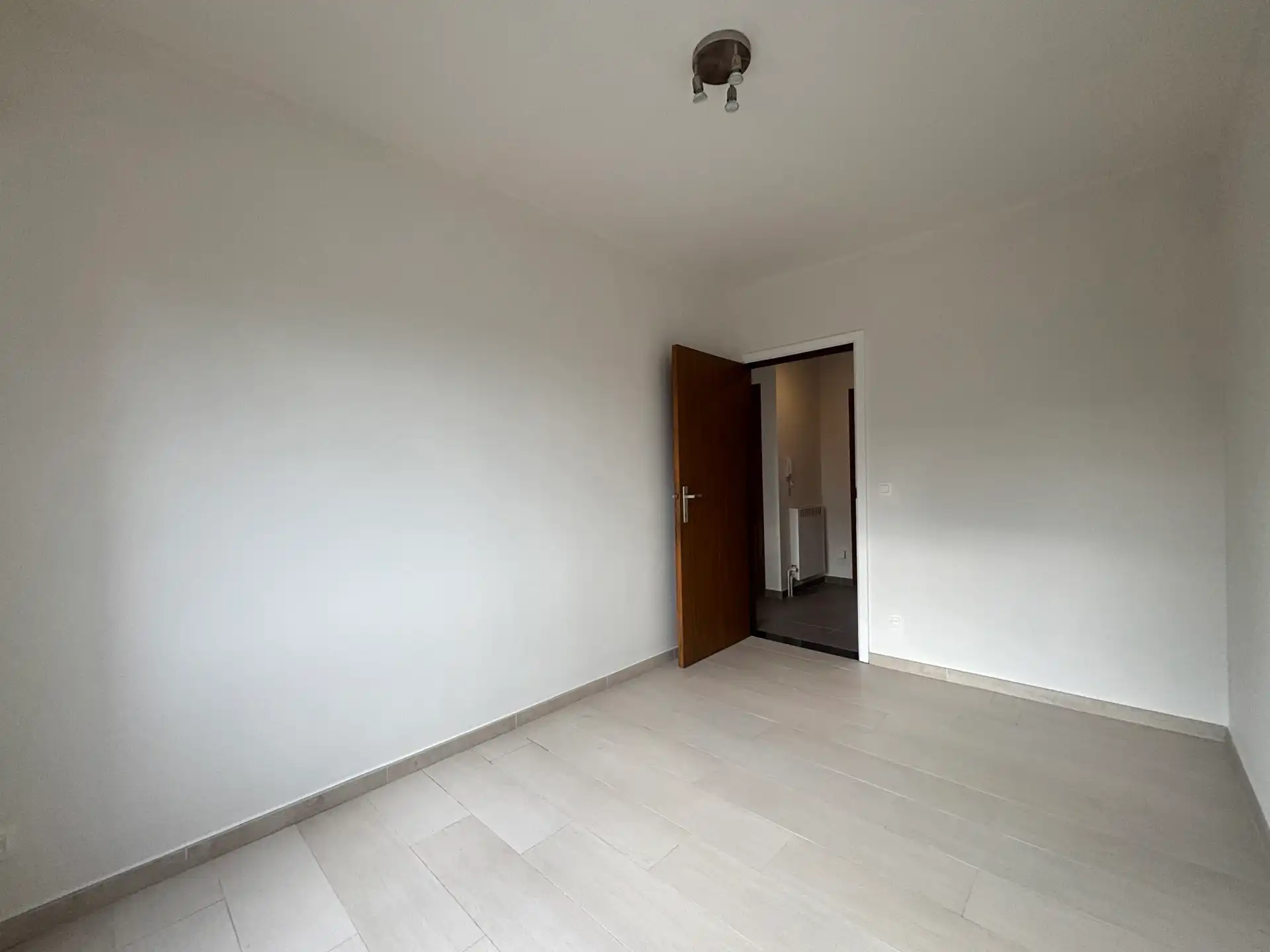 Recent gerenoveerd appartement met 2 slaapkamers foto 7
