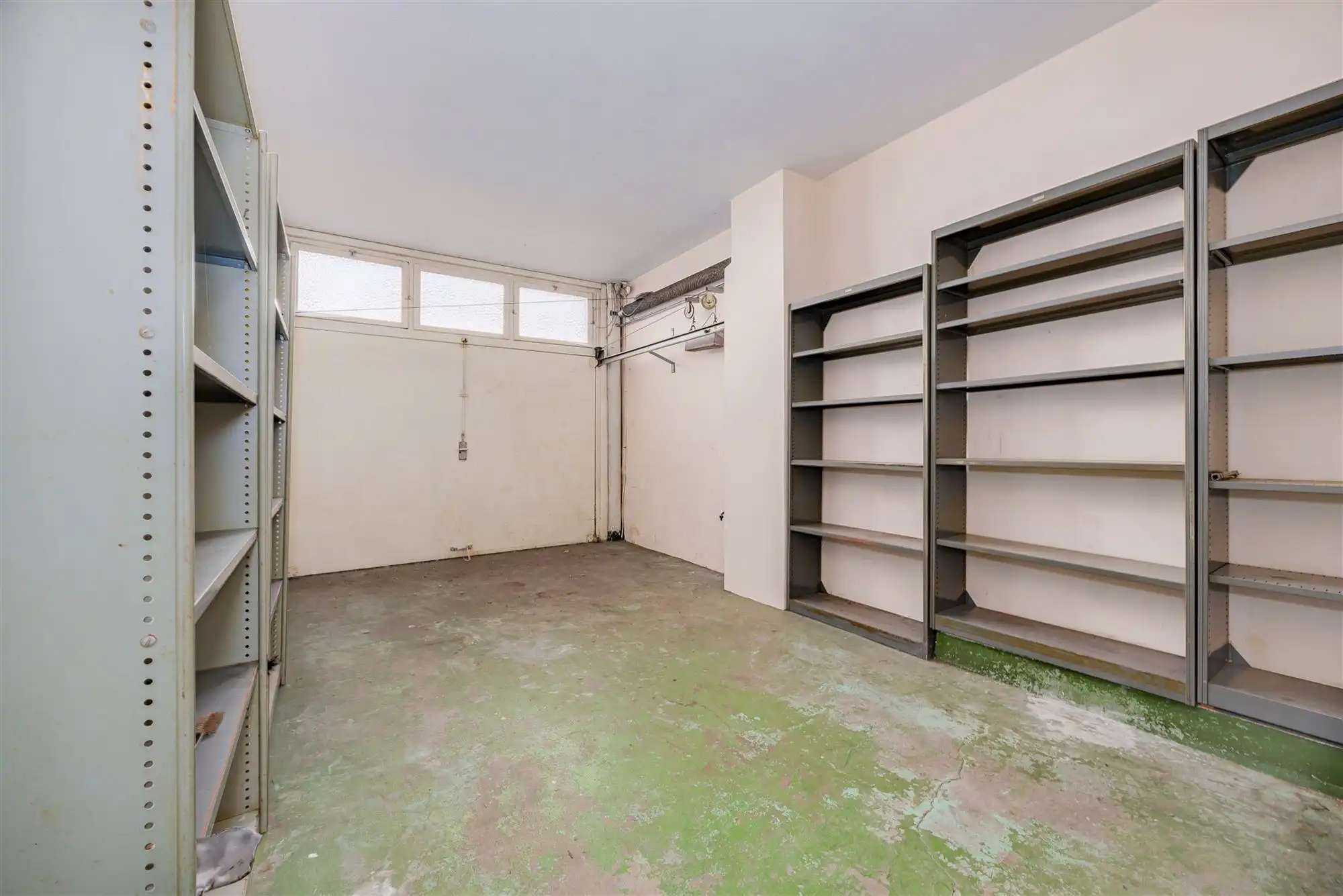 Te renoveren woning met 4 - 5 slk en garage foto 5