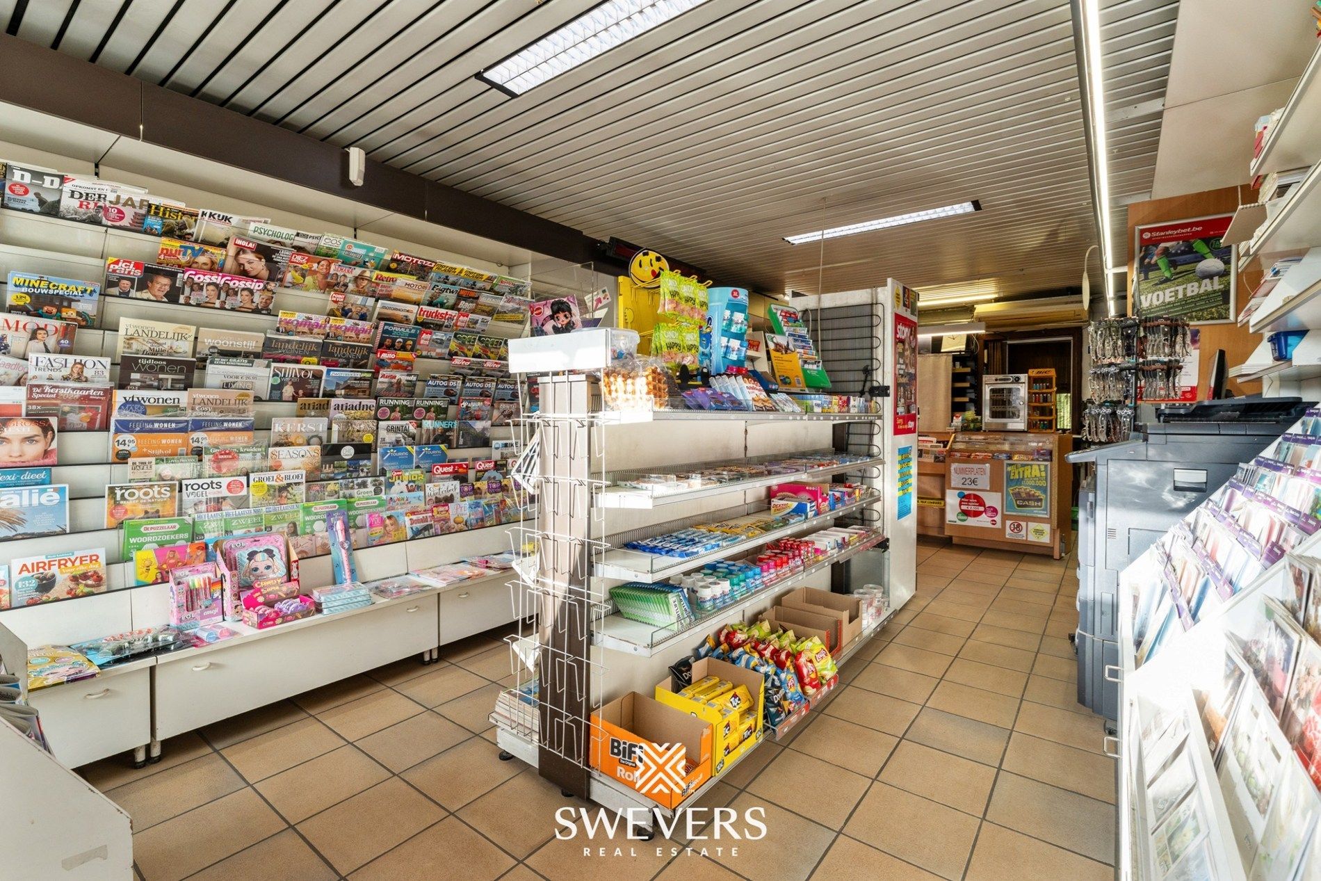 Op te frissen gezinswoning met werkplaats in centrum Helchteren foto 2