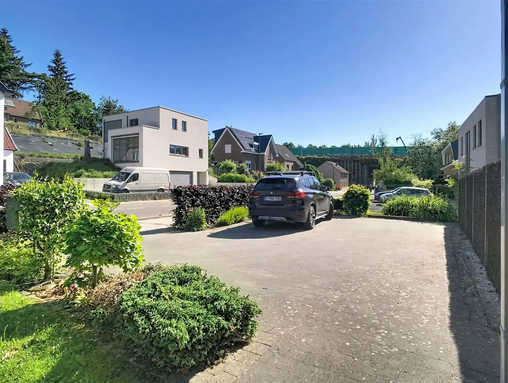 Villa met 3 slpk., bureau en groot perceel foto 32
