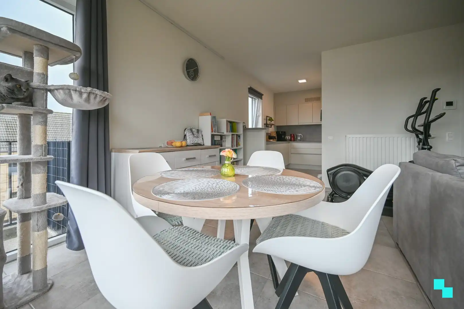 Hoekappartement in rustige groene omgeving te Emelgem foto 2