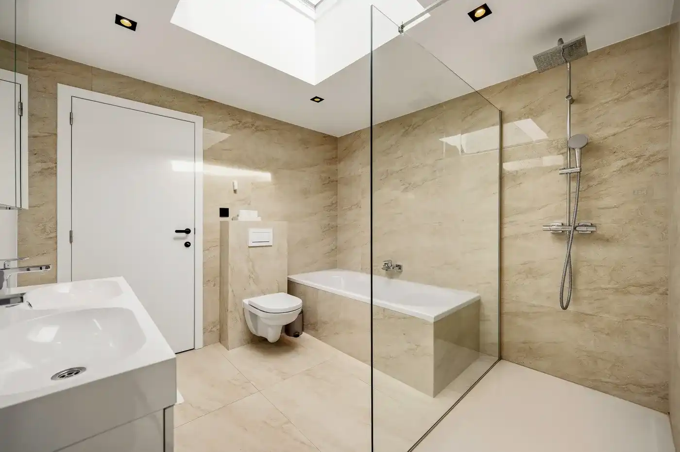 Modern gerenoveerde halfopen woning met 5 slaapkamers, tuin en garage in Tienen foto 18
