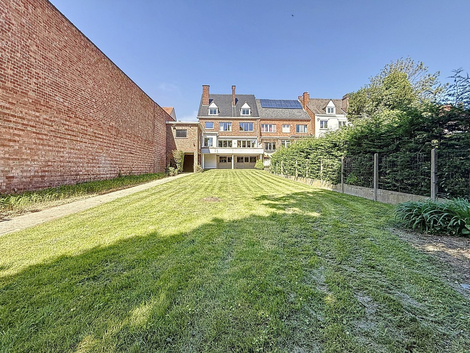 Statige Burgerwoning & Tuin Centrum; met Hoge Visibiliteit foto 28