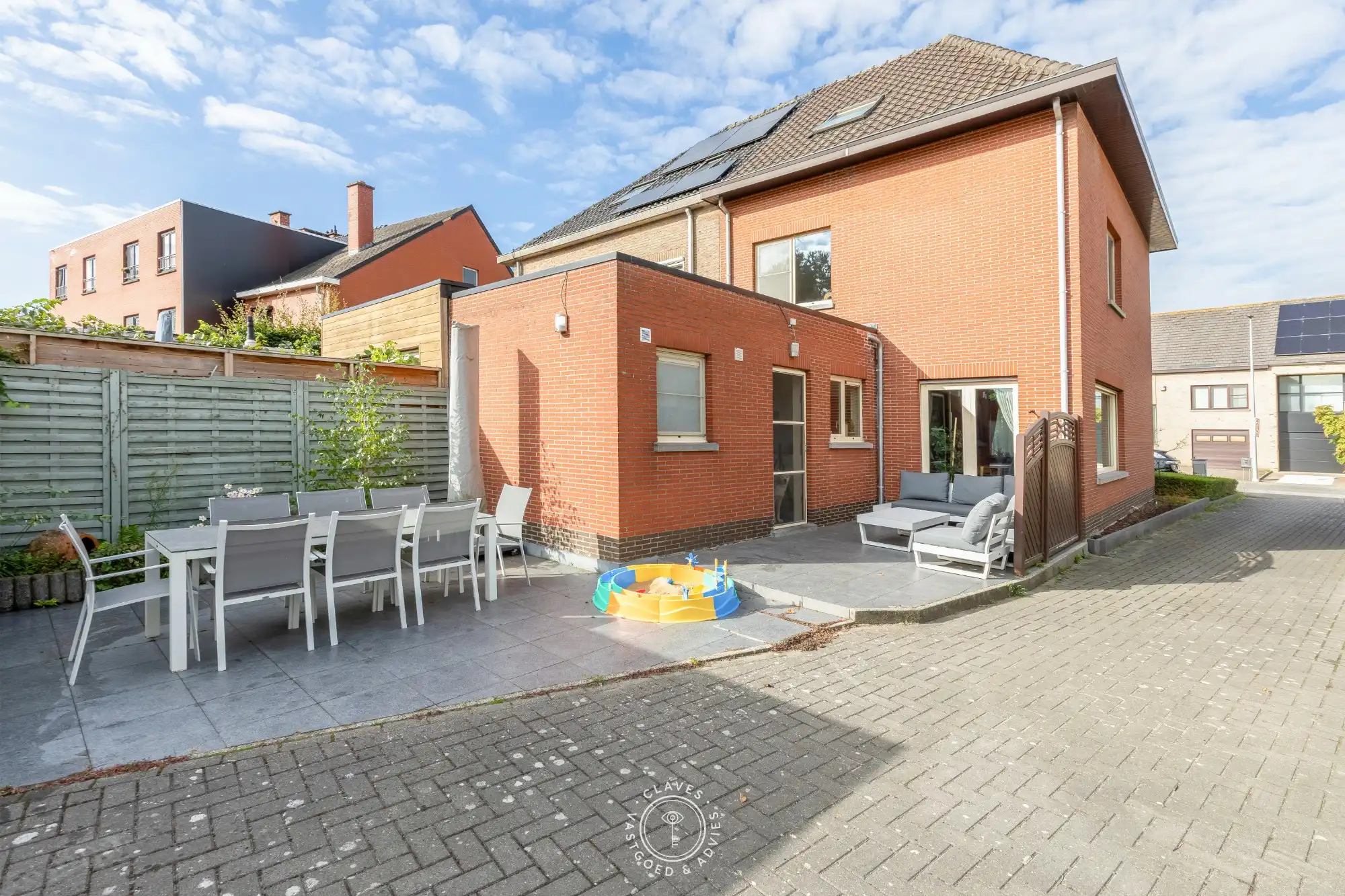 Instapklare halfopen bebouwing met garage en open zicht op de velden foto 6