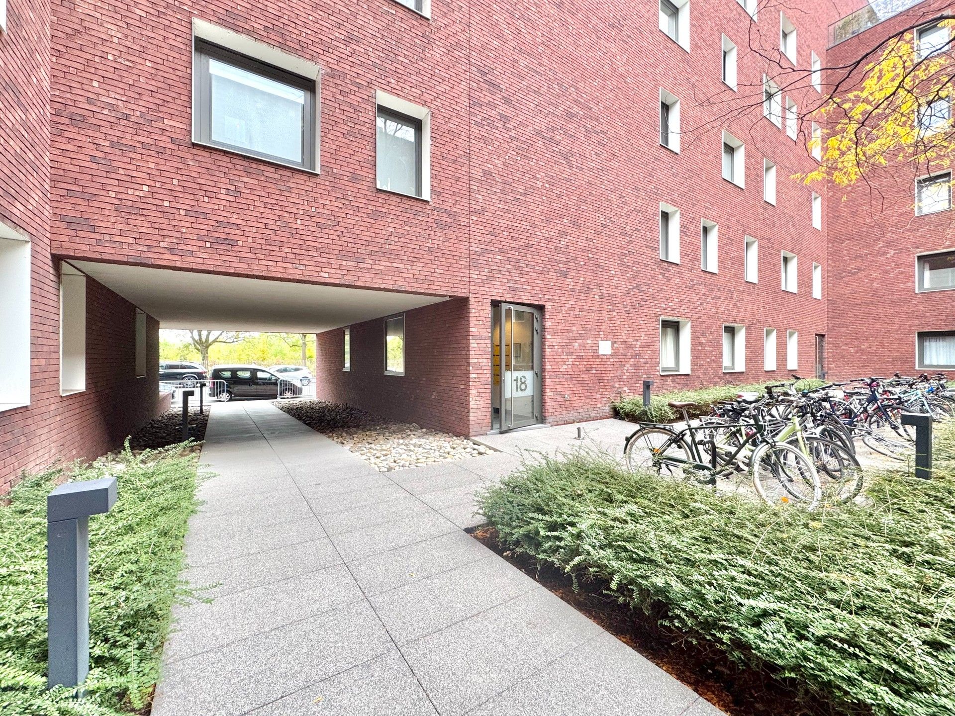 LICHTRIJK APPARTEMENT MET GROOT TERRAS EN PARKING - 125 M² foto 27