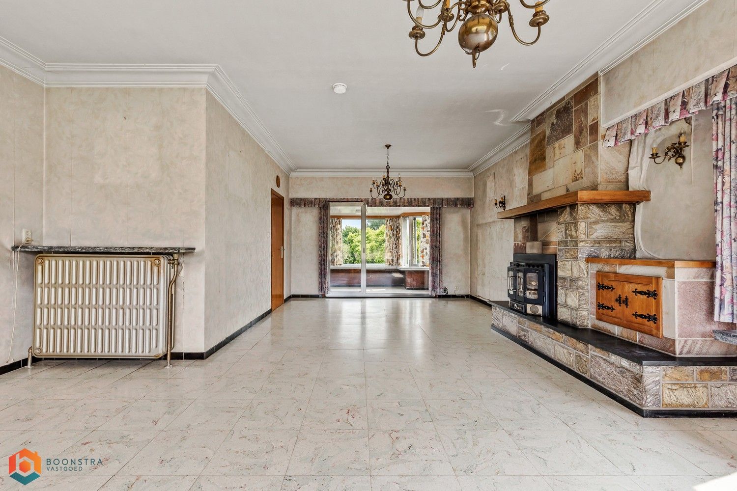 Charmante gezinswoning met 2 (mogelijks meer) slpkrs op een perceel van 4895 m². foto 4