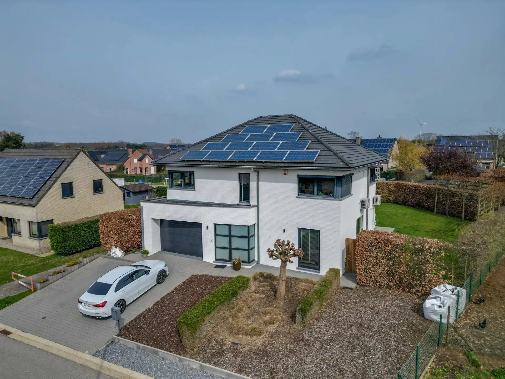 Vrijstaande woning met hoogwaardige afwerking foto 2
