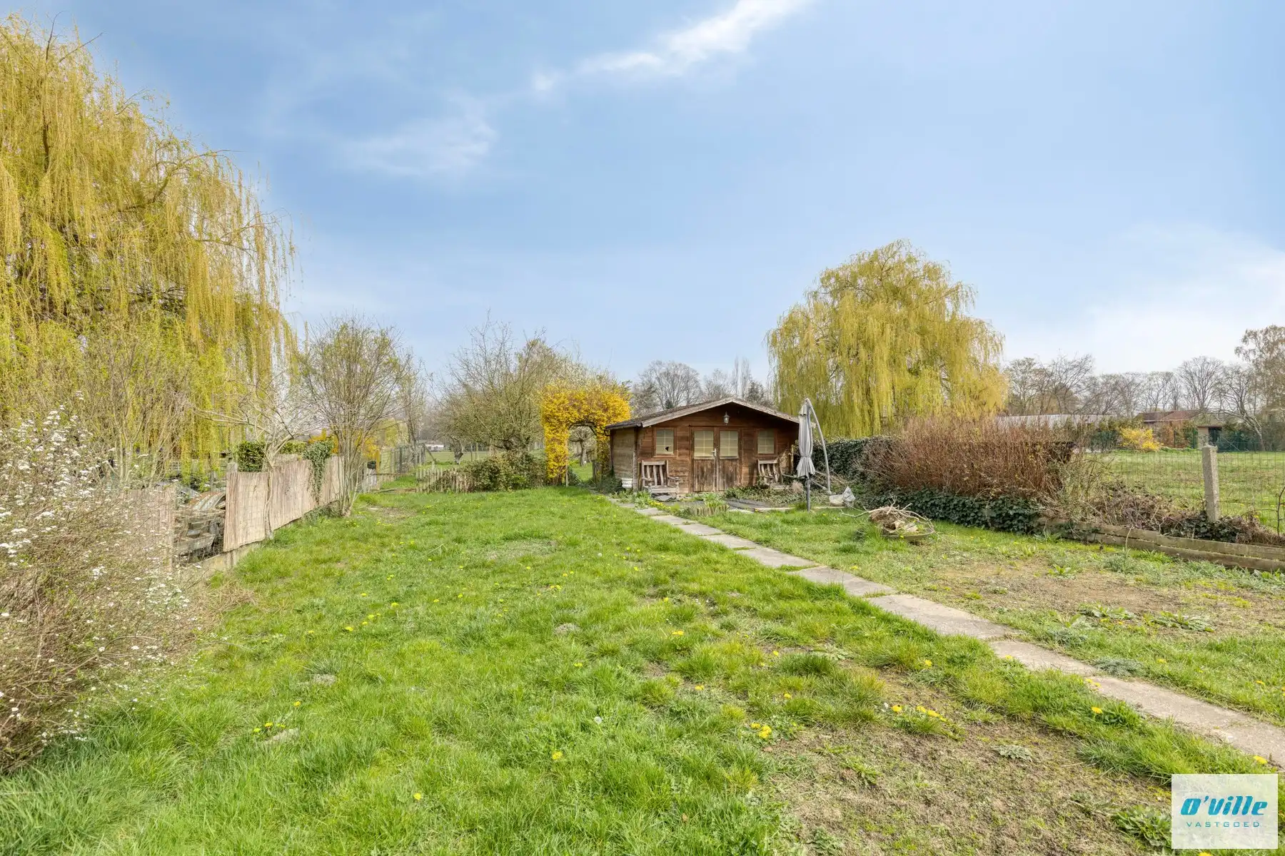 Charmante karakterwoning met grote tuin foto 17