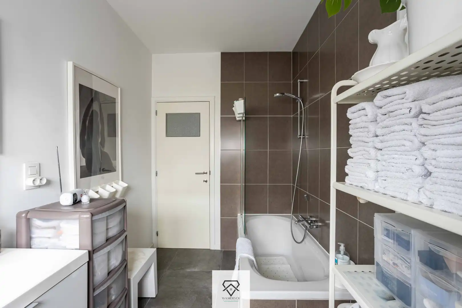 Instapklaar 3-slaapkamerappartement met ruime zolder in centrum Drongen foto 12