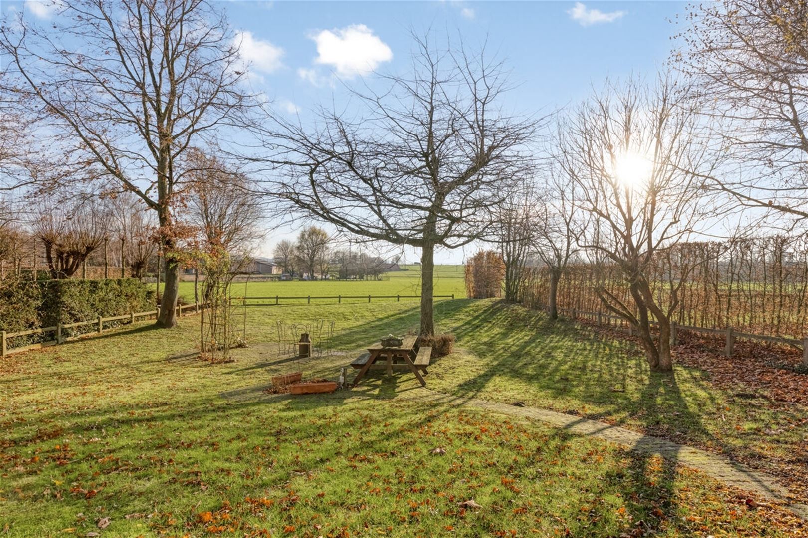 Mooi gelegen statige woning op 1231 m2 foto 34