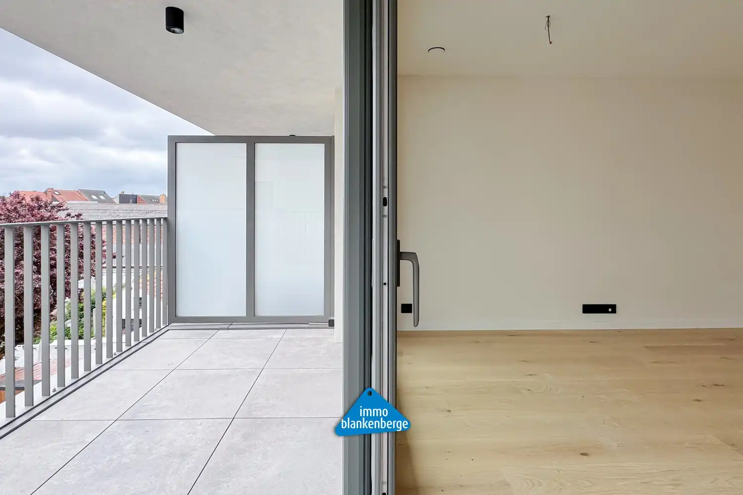 Modern nieuwbouwappartement met 1 slaapkamer met zonnig terras foto 4