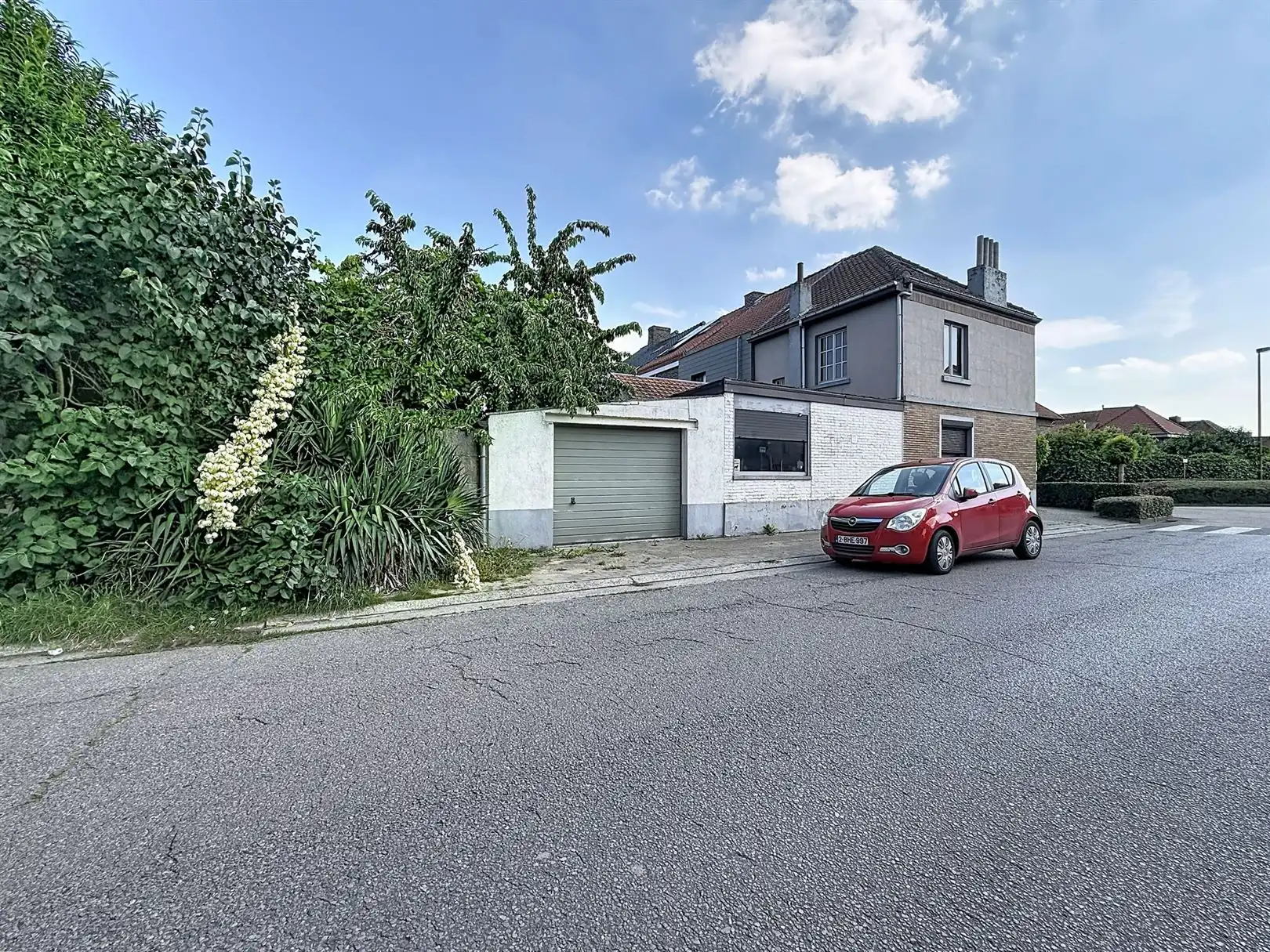 Te renoveren halfopen bebouwing, 4 slpks, garage en tuin foto 3