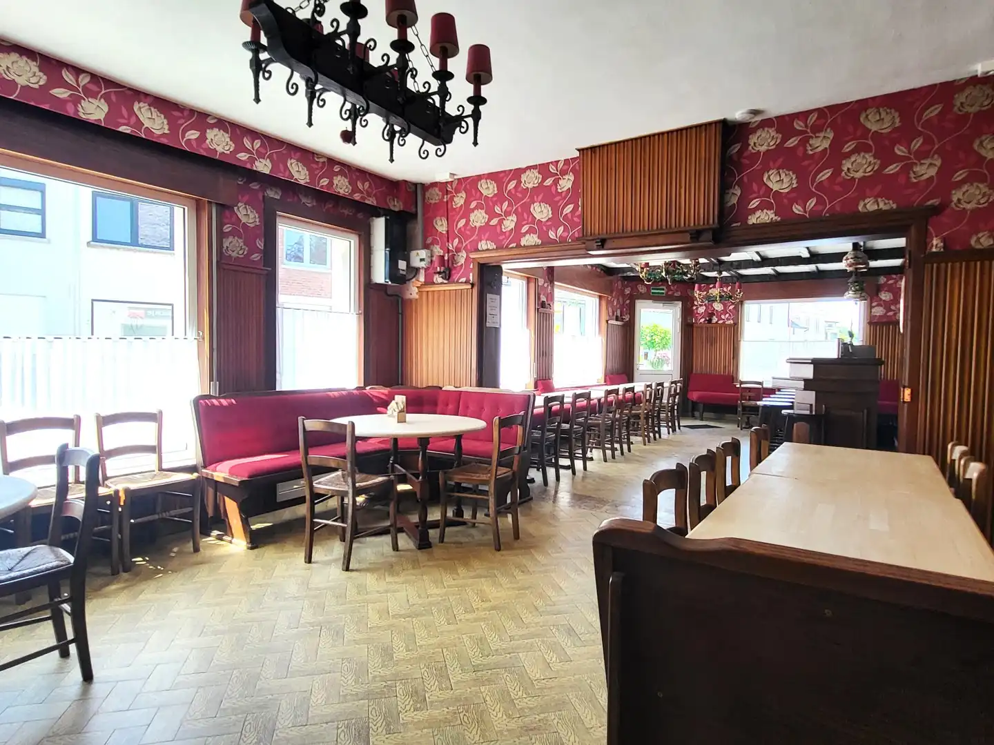 Café "Het Meiklokje" met mogelijke woonst, schuur en garage – goed gekend en populair café uitgebaat tot november 2025 foto 13