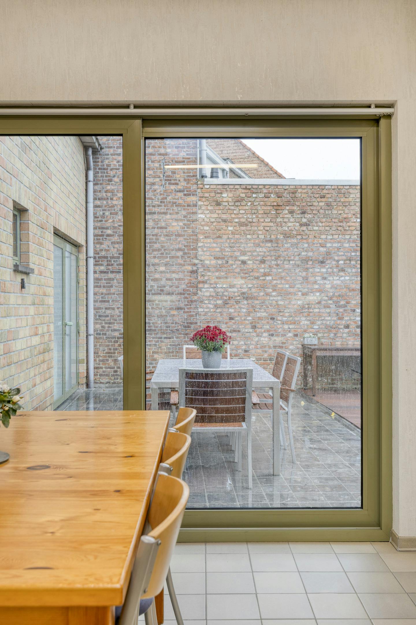 Ruim huis met 5/6 slaapkamers, garage en tuin in Boom foto 10