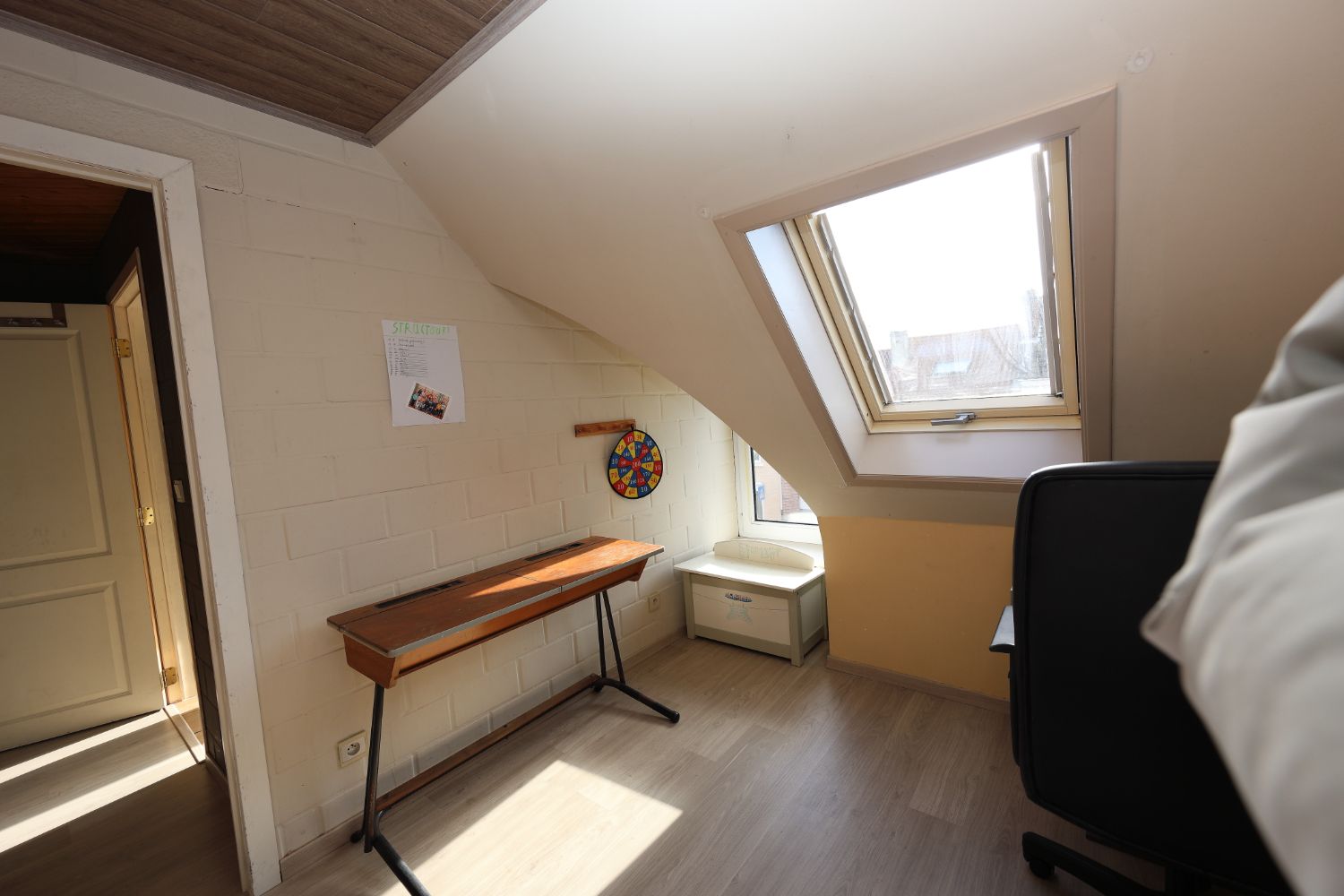 Woning op uitstekende locatie! foto 15