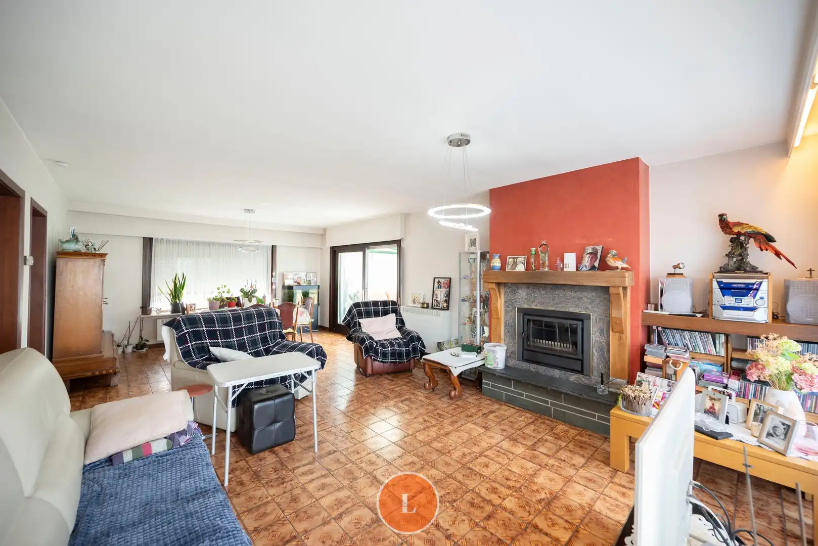 Te moderniseren bungalow met garage in rustige omgeving foto 5