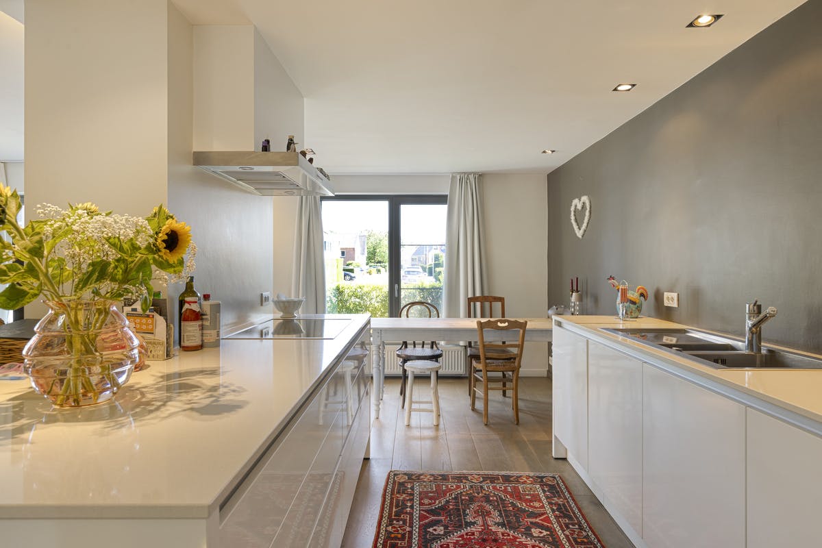 Opbrengstgebouw met 4 entiteiten in Sint-Michiels foto 4