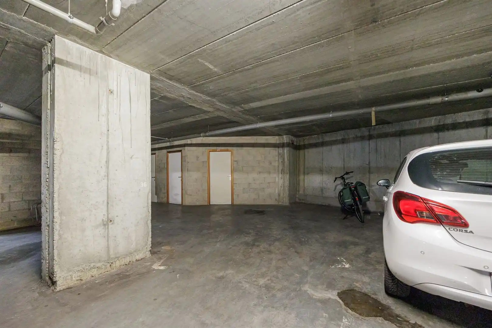 Ruim dakappartement met zonneterras en parking. foto 17