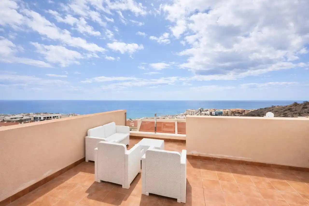 Charmante hoekwoning met zeezicht en dakterras  foto 6