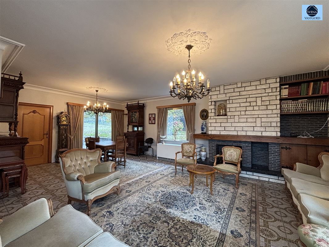 KARAKTERVOLLE HALFOPEN BEBOUWING MET 3 SLAAPKAMERS EN TUIN foto 5