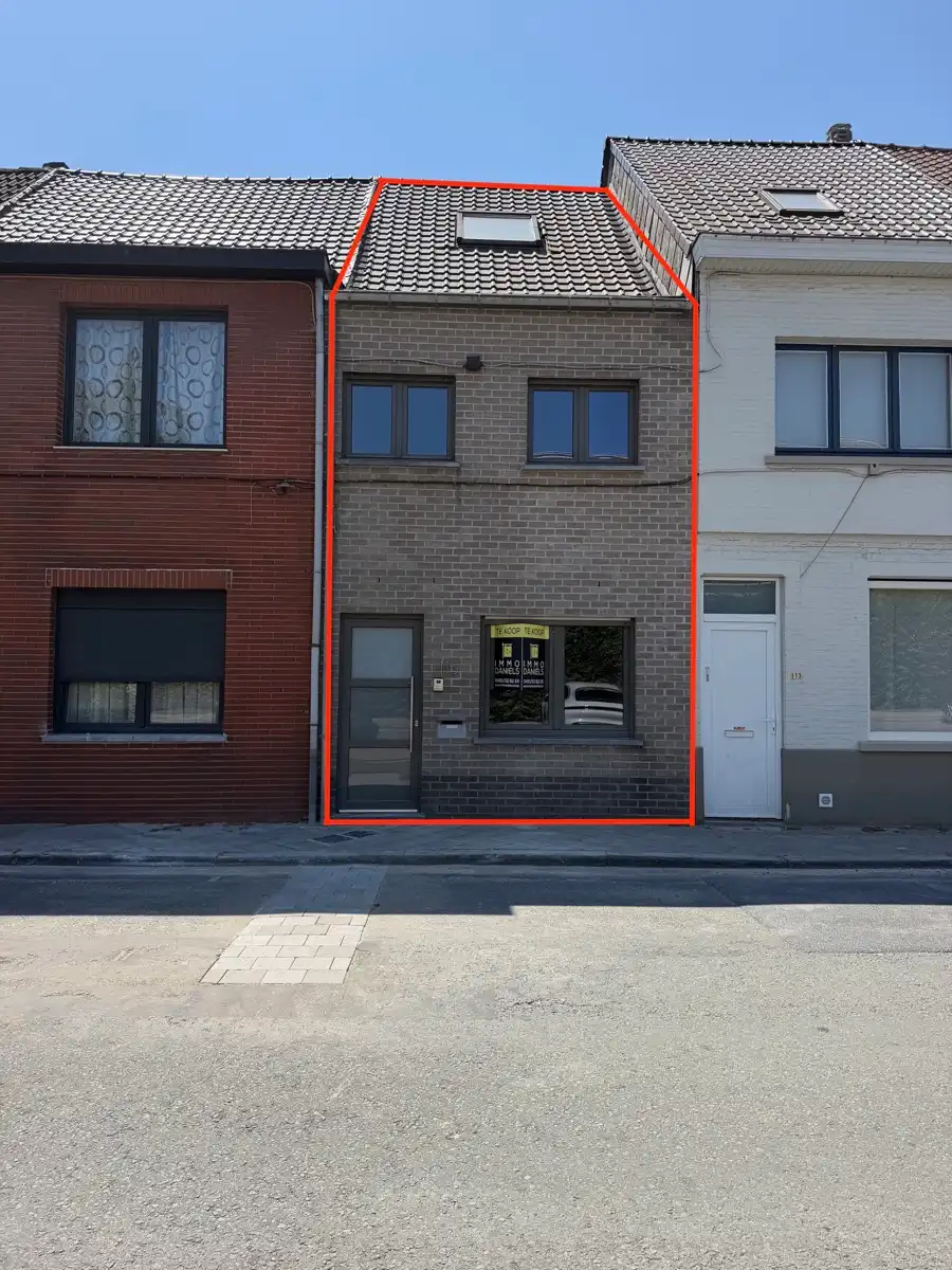 Instapklare starterswoning met 3 slks. centrum Lokeren foto 2