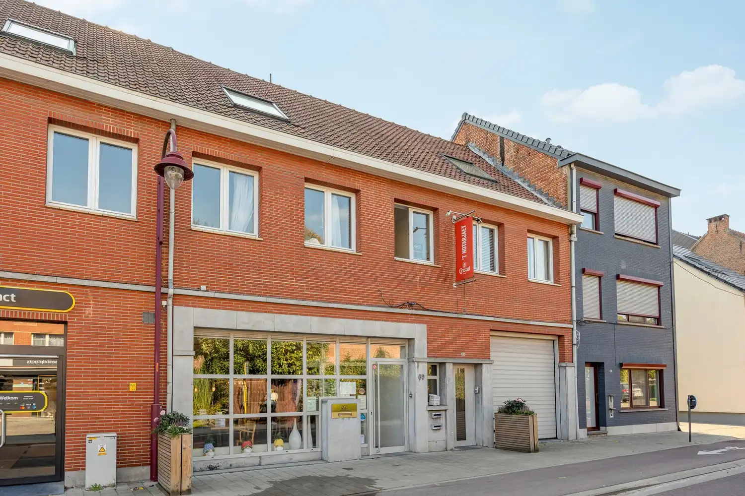 Multifunctioneel handelsgelijkvloers / kantoorruimte foto {{pictureIndex}}