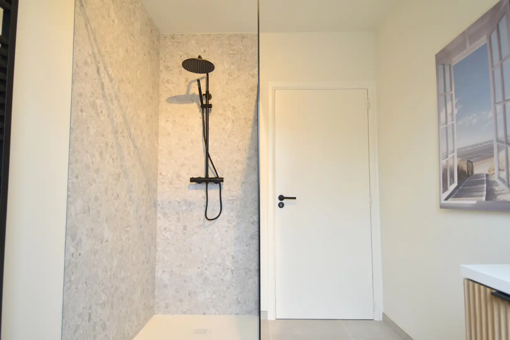 Centraal gelegen vernieuwd appartement met 2 slaapkamers te Gullegem foto 7