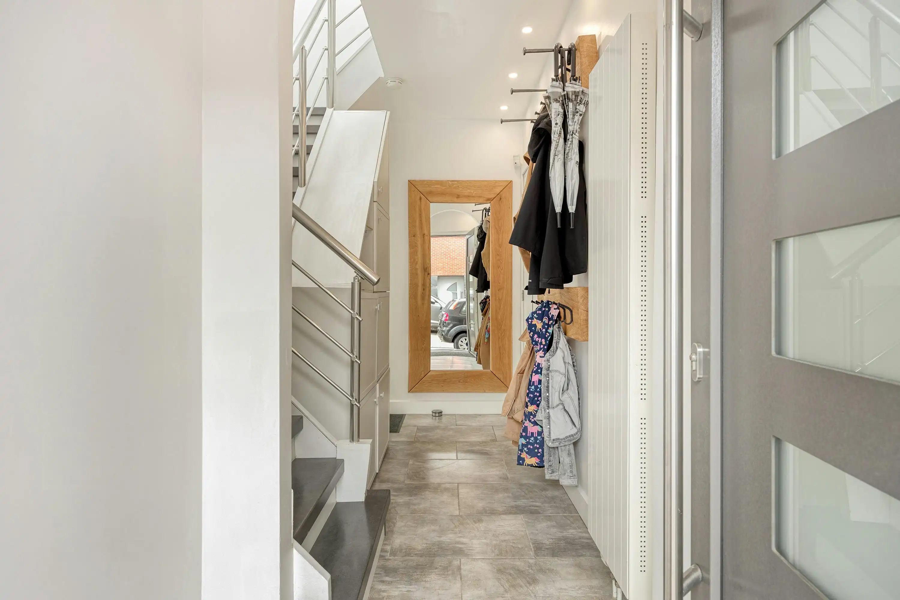 Instapklaar huis met 3 slaapkamers te koop in Merksem foto 2