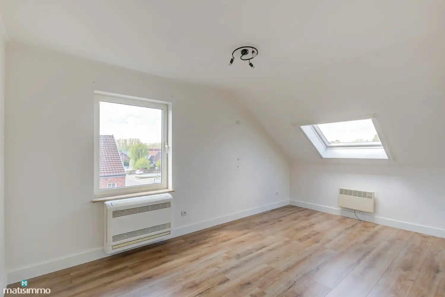 DUPLEXAPPARTEMENT MET AUTOSTAANPLAATS, GARAGEBOX EN KELDERBERGING NABIJ CENTRUM BILZEN foto 15