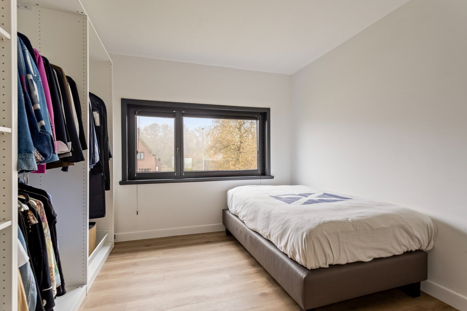 Instapklare woning met 3 slaapkamers, rustig gelegen op 1.910 m² ! foto 15