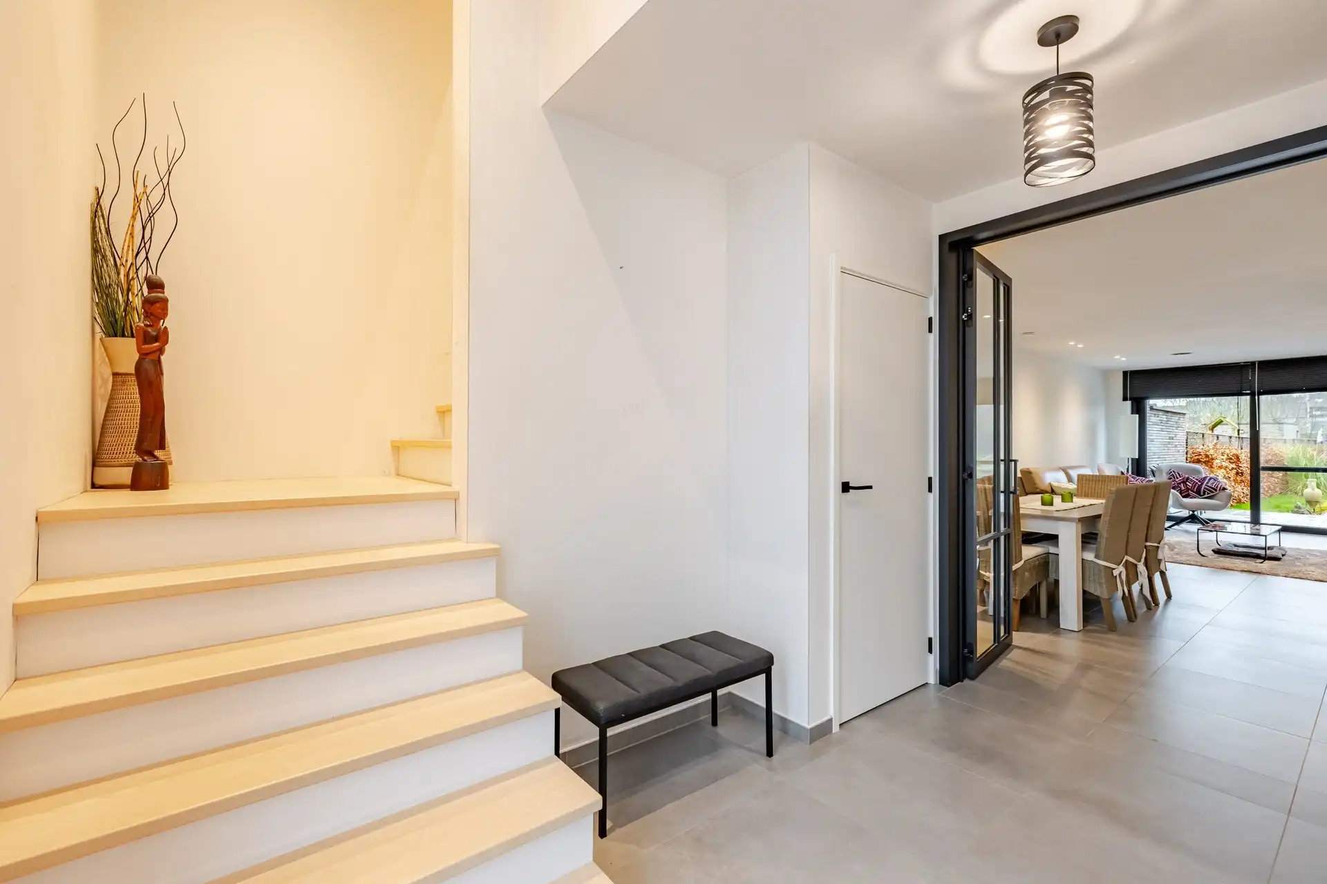 Ruime energiezuinige woning (2022) met 5 slaapkamers en zonnige tuin foto 2