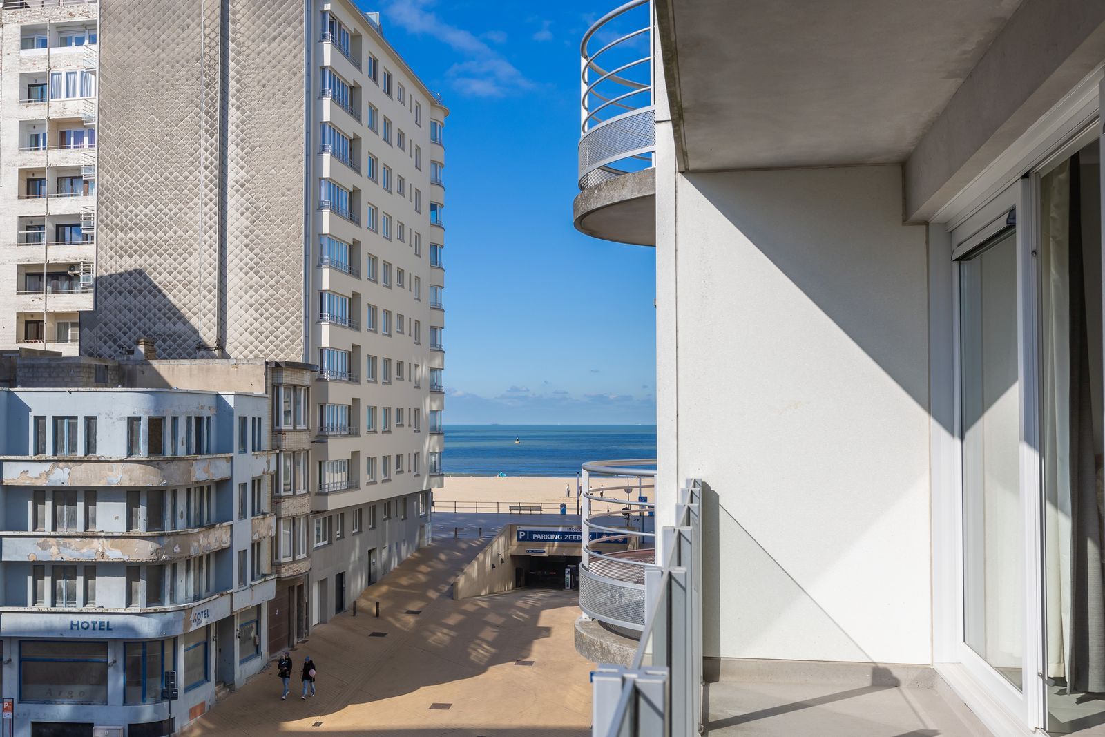 Moderne studio met een zonnig terras en lateraal zeezicht foto 6