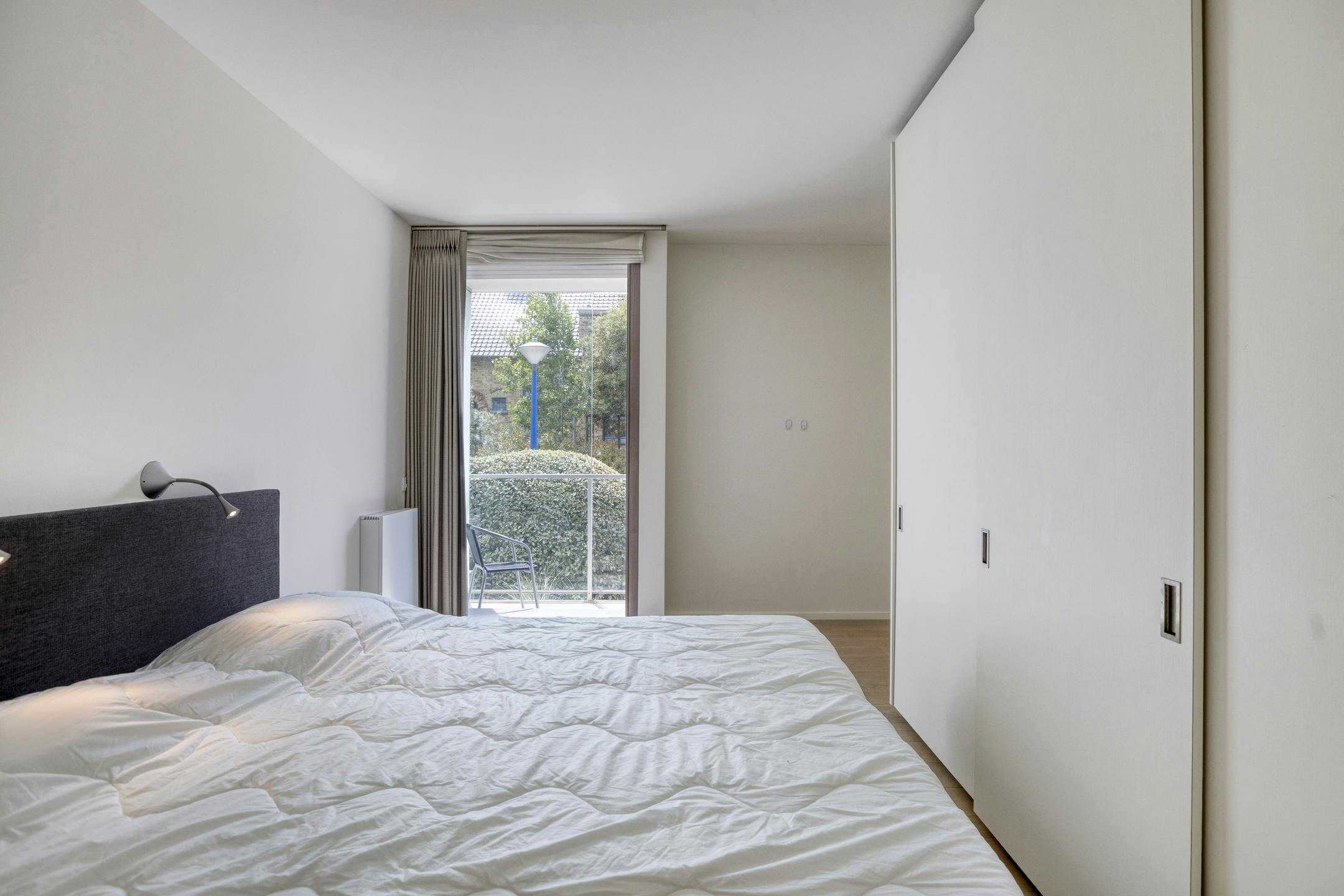 Modern appartement van Rietveld op enkele passen van zee! foto 17