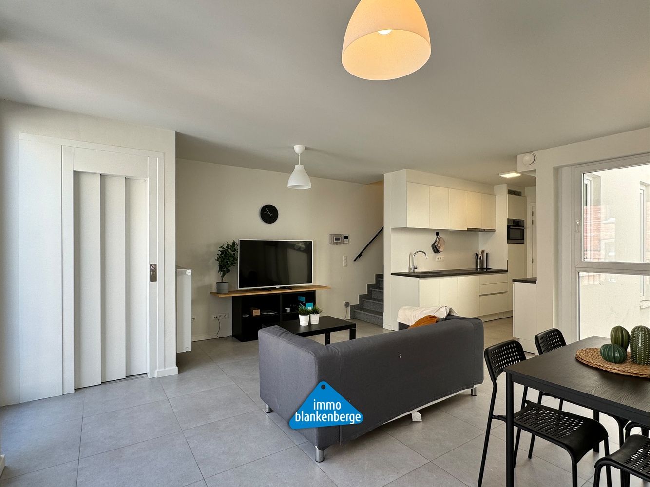 Zeer ruim triplex appartement met huislift, vlak bij de Zeedijk van Blankenberge foto 7