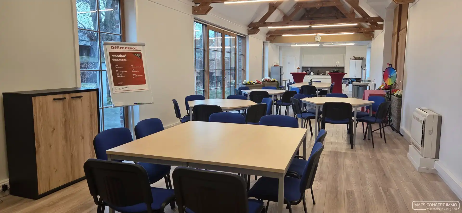 Karaktervol kantoor/praktijkruimte van 132 m² te huur in Waregem foto 18