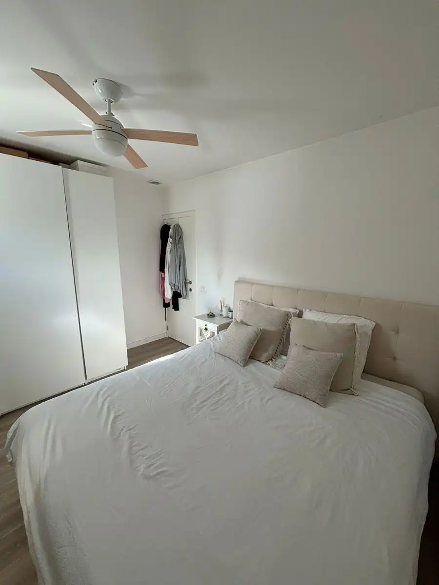 Modern appartement met terras en parking foto 9