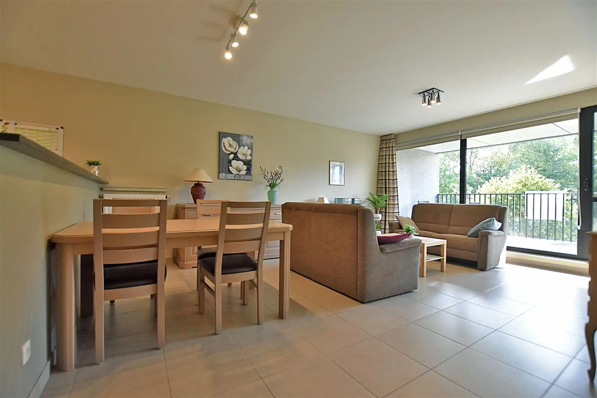 APPARTEMENT met 1 slpk, terras, overdekte staanplaats & kelderberging  foto 3