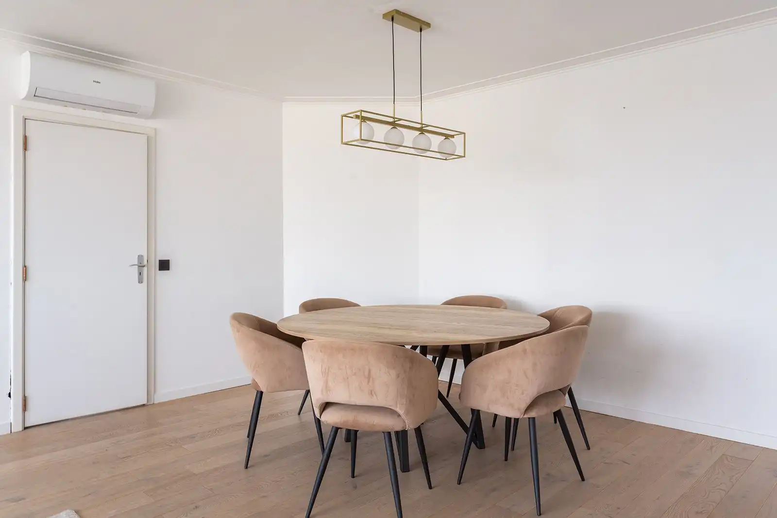 Mooi gerenoveerd 3-slaapkamerappartement met 2 terrassen, garage en 2 kelderbergingen foto 6